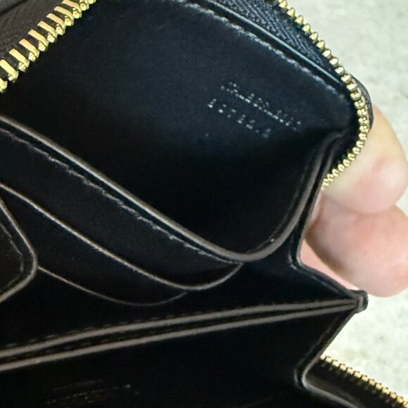 Burberry EKD Black Leather zip Wallet 8079212 - Picture 14 of 14